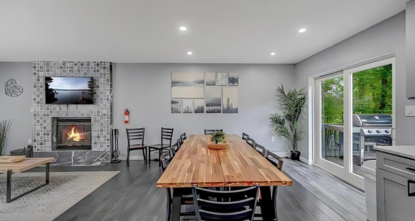 Peaceful Pocono Home With Hot Tub, Gym, & Office Long Pond エクステリア 写真