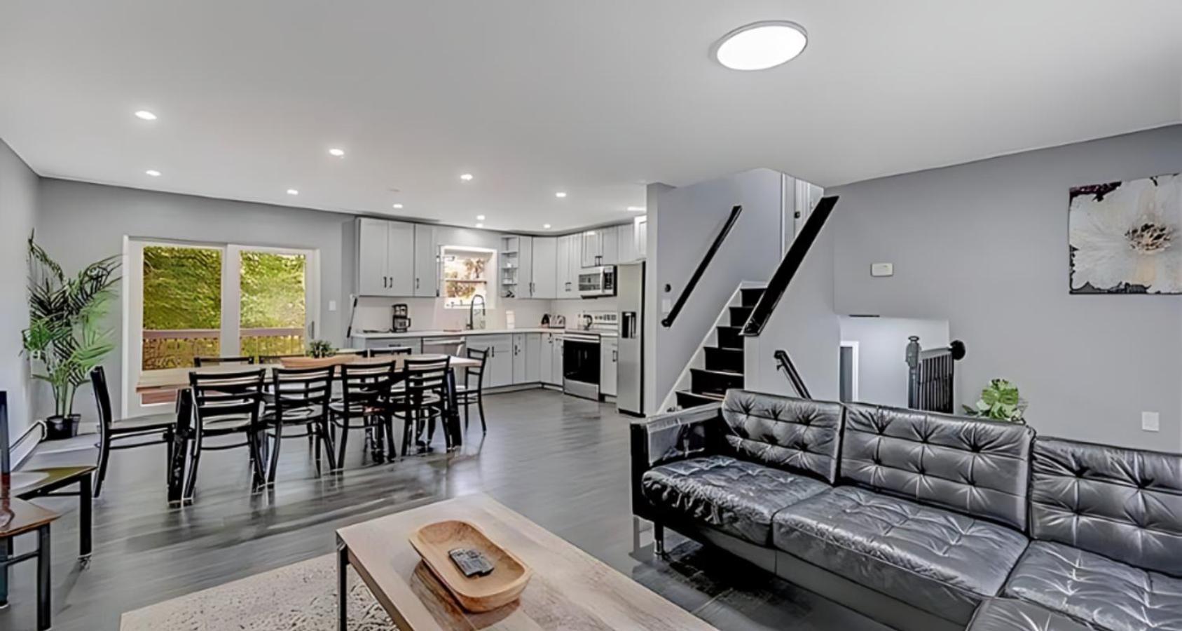 Peaceful Pocono Home With Hot Tub, Gym, & Office Long Pond エクステリア 写真