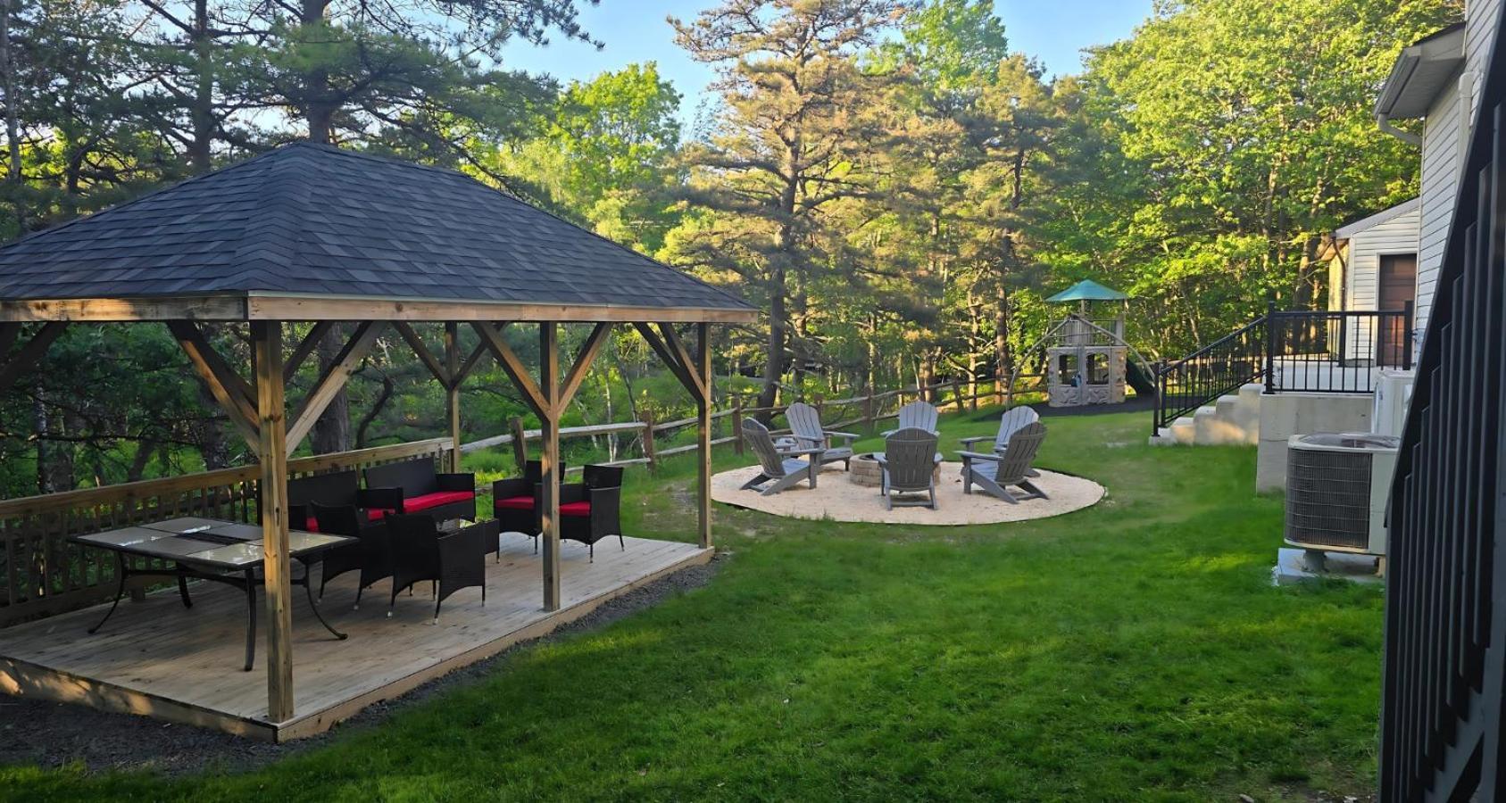 Peaceful Pocono Home With Hot Tub, Gym, & Office Long Pond エクステリア 写真