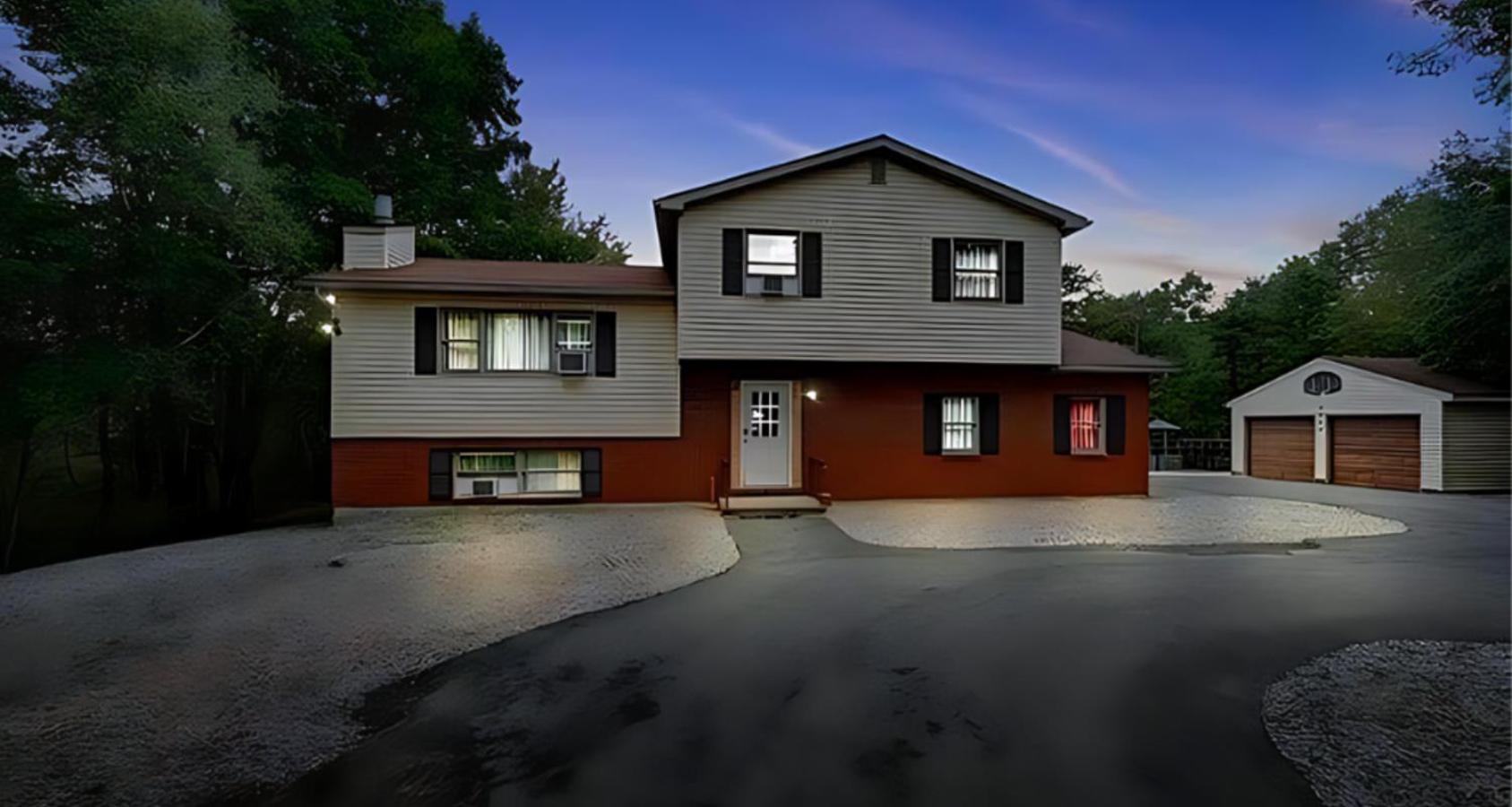 Peaceful Pocono Home With Hot Tub, Gym, & Office Long Pond エクステリア 写真