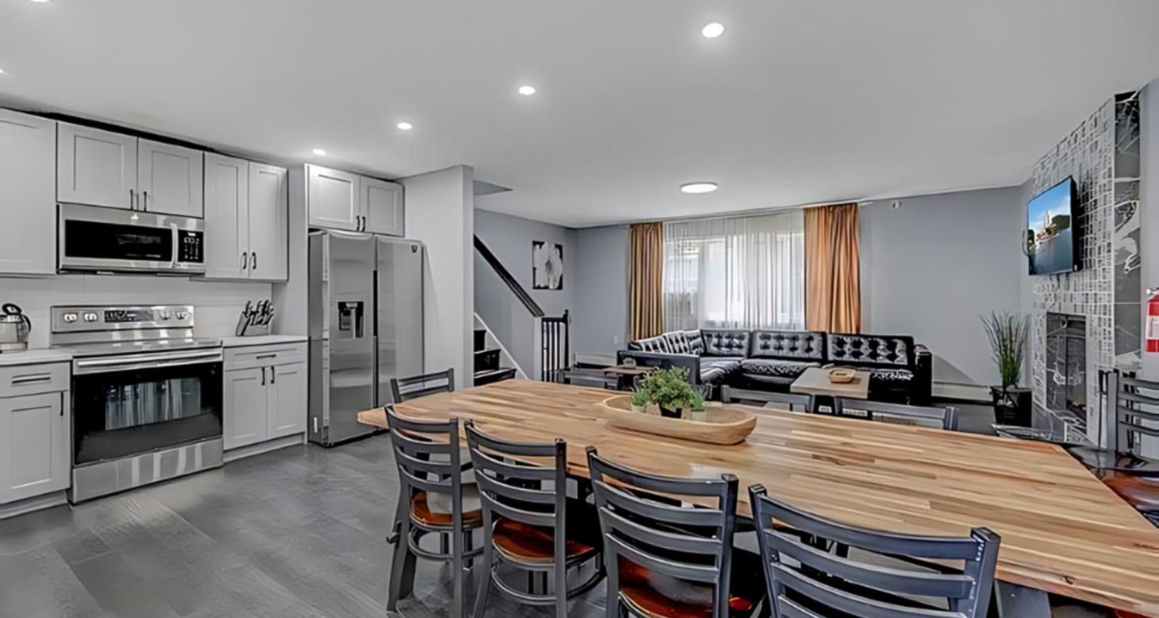 Peaceful Pocono Home With Hot Tub, Gym, & Office Long Pond エクステリア 写真