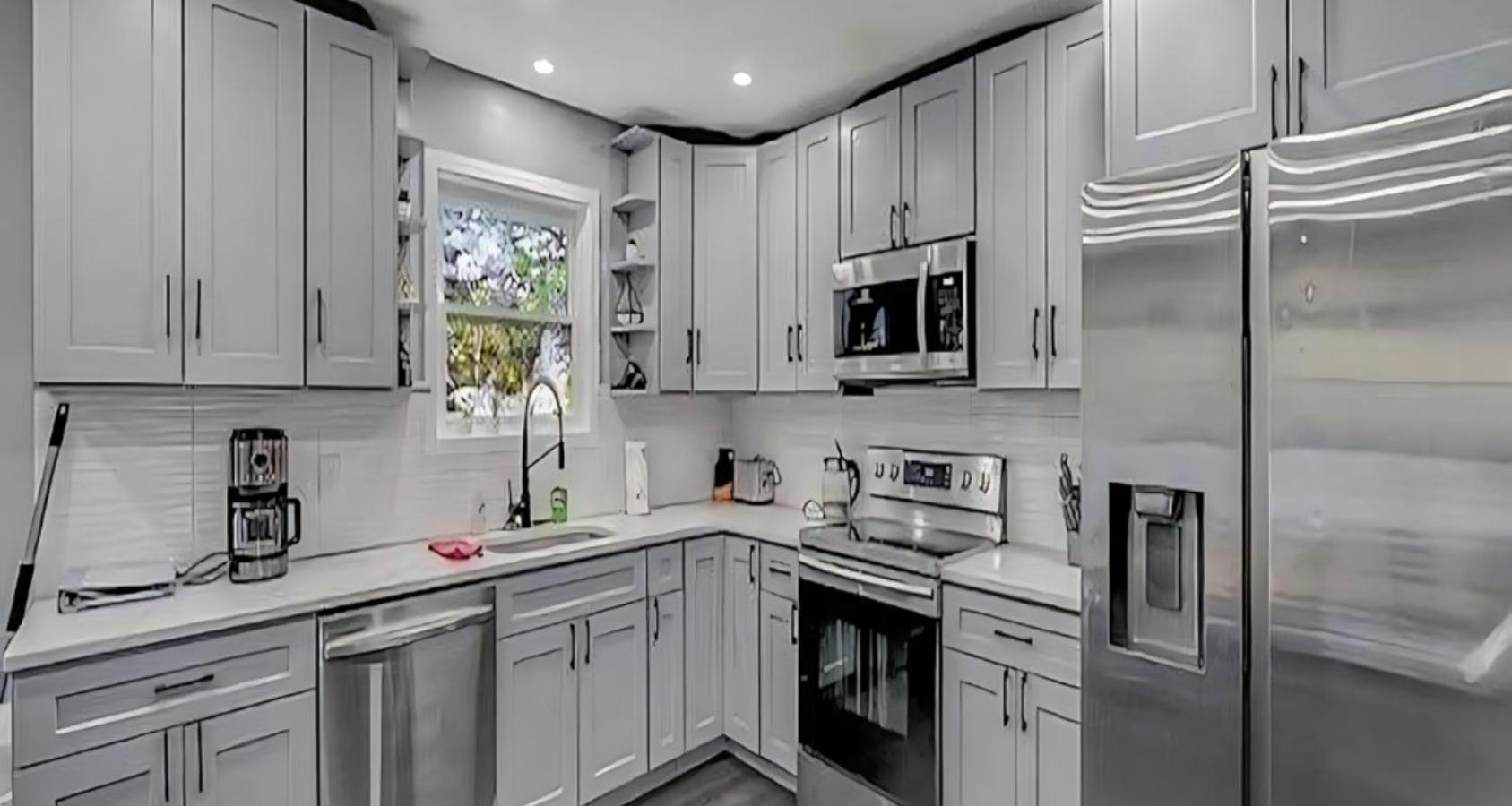 Peaceful Pocono Home With Hot Tub, Gym, & Office Long Pond エクステリア 写真