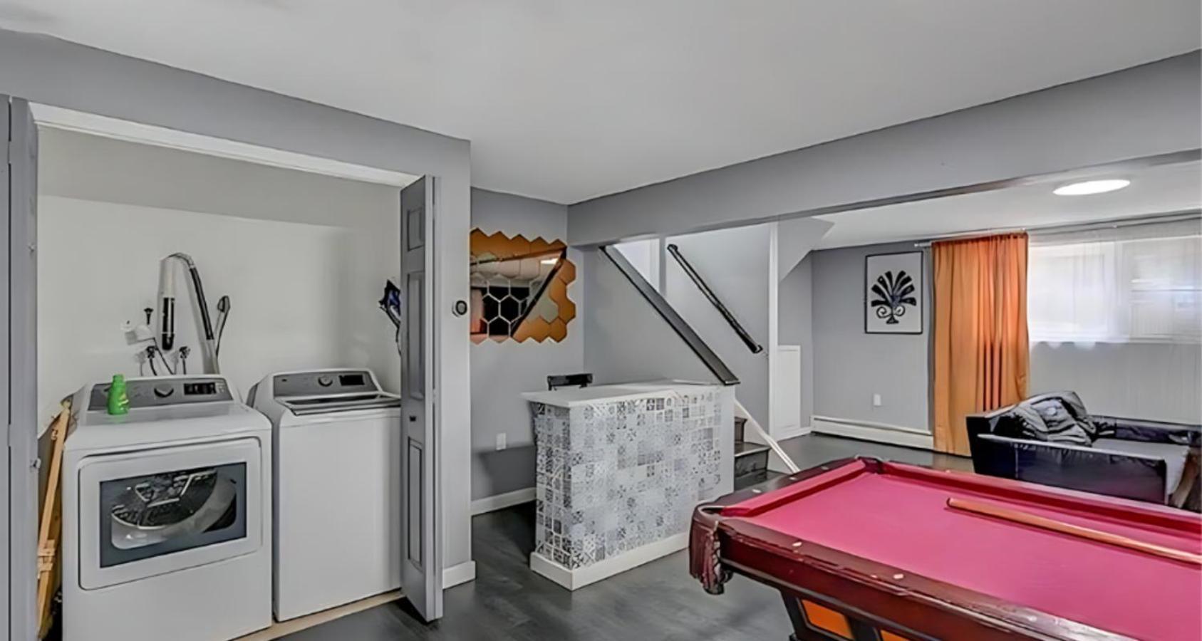 Peaceful Pocono Home With Hot Tub, Gym, & Office Long Pond エクステリア 写真