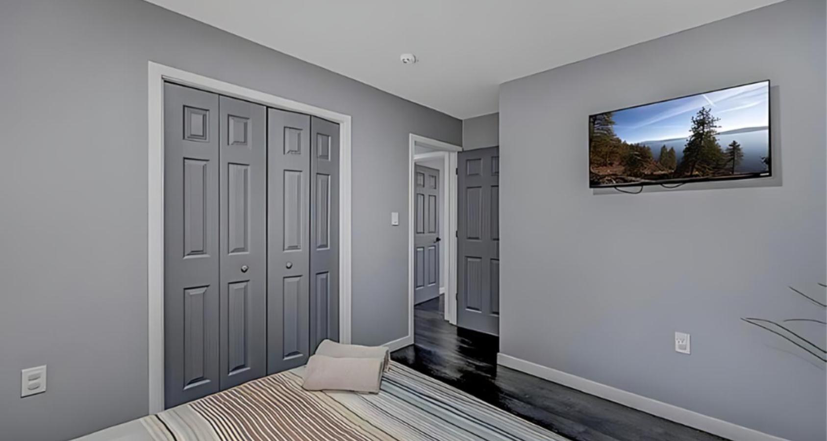 Peaceful Pocono Home With Hot Tub, Gym, & Office Long Pond エクステリア 写真